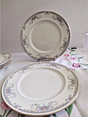 Vintage Royal Doulton Dinner Plates(2) Romance Collection Juliet H5077